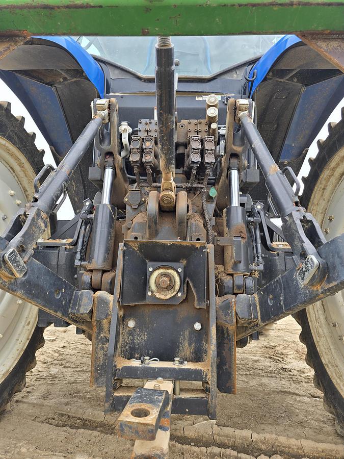 Used New Holland T7.250 Tractor w/ CVT - 3300 hrs