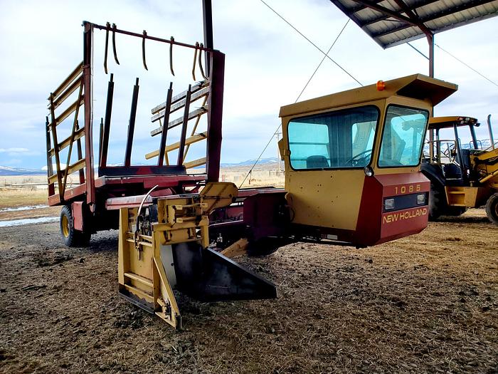 Used New Holland 1085 Balewagon w/ 4k hrs
