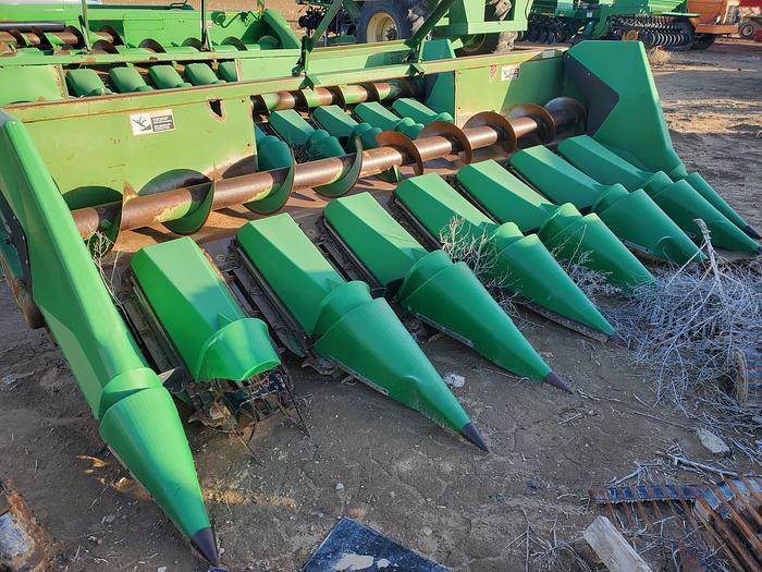 Used 8R22 John Deere 444 Corn Header