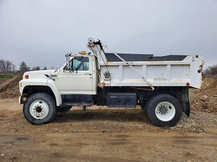 Used Ford F800 Dump Truck w/ Automatic Transmission