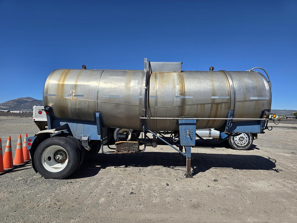 Used 3000 gallon Beall Water Tank Trailer
