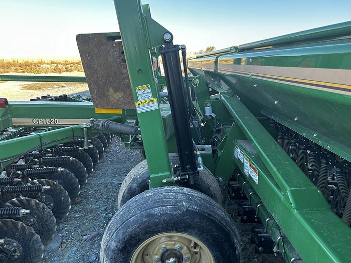 Used 2022 Great Plains 20' Grain Drill and No-Till Caddy ** 6" spacing**
