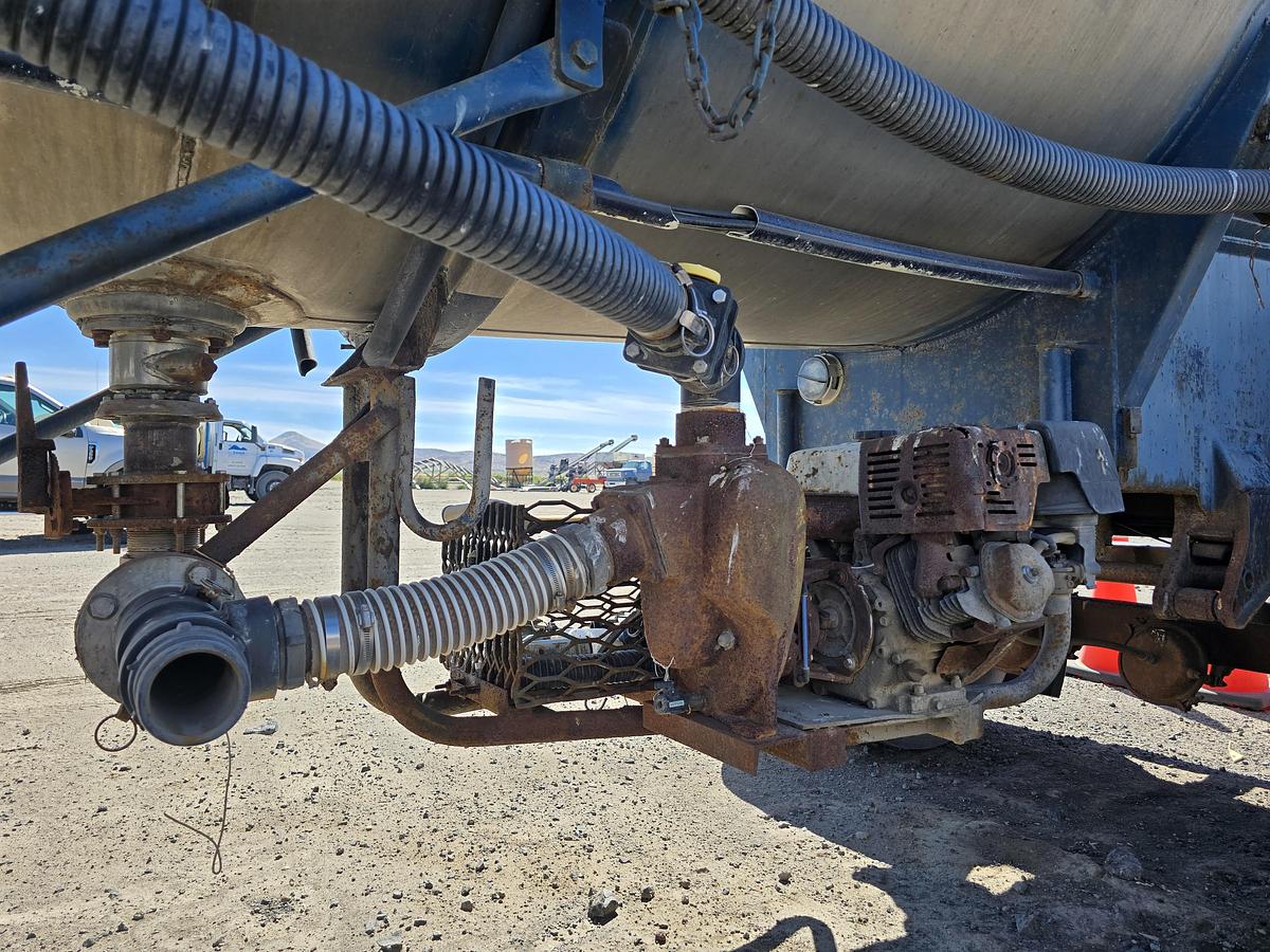 Used 3000 gallon Beall Water Tank Trailer