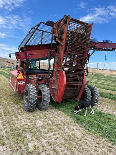 Used Amity SM986 Beet Digger - 6 Row