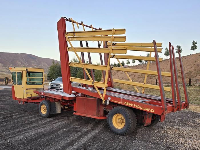 Used New Holland 1085 Balewagon