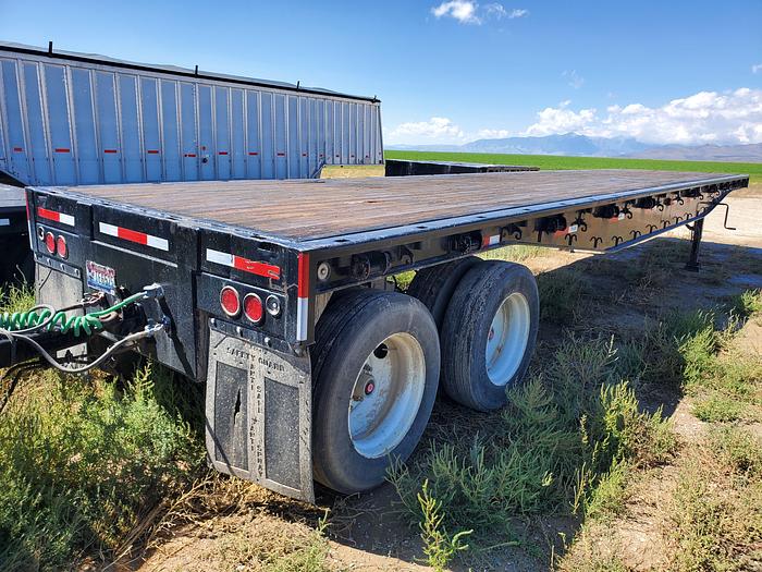 Used 40' + 32' Hay / Flatbed Trailer Set - Transcraft w/ Western