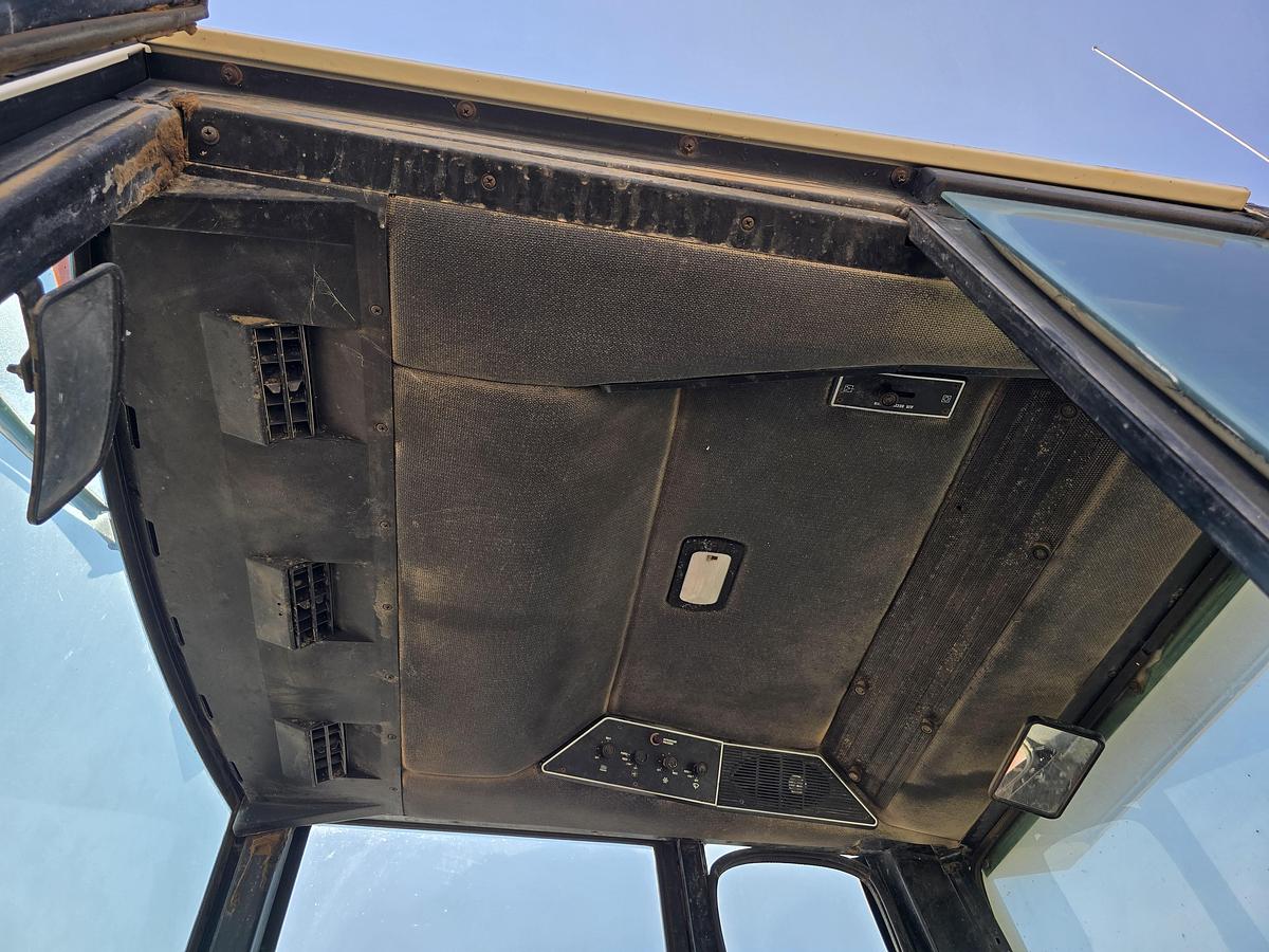 Used International 886 Tractor