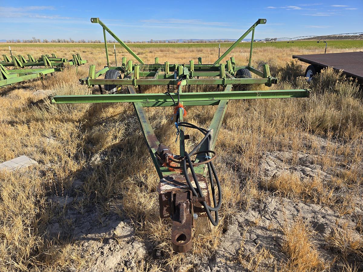Used 36' John Deere 1600 Chisel Plow