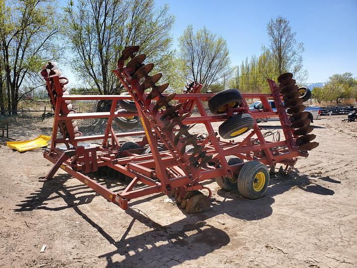 Used 33' Sunflower 1541 Tandem Disk
