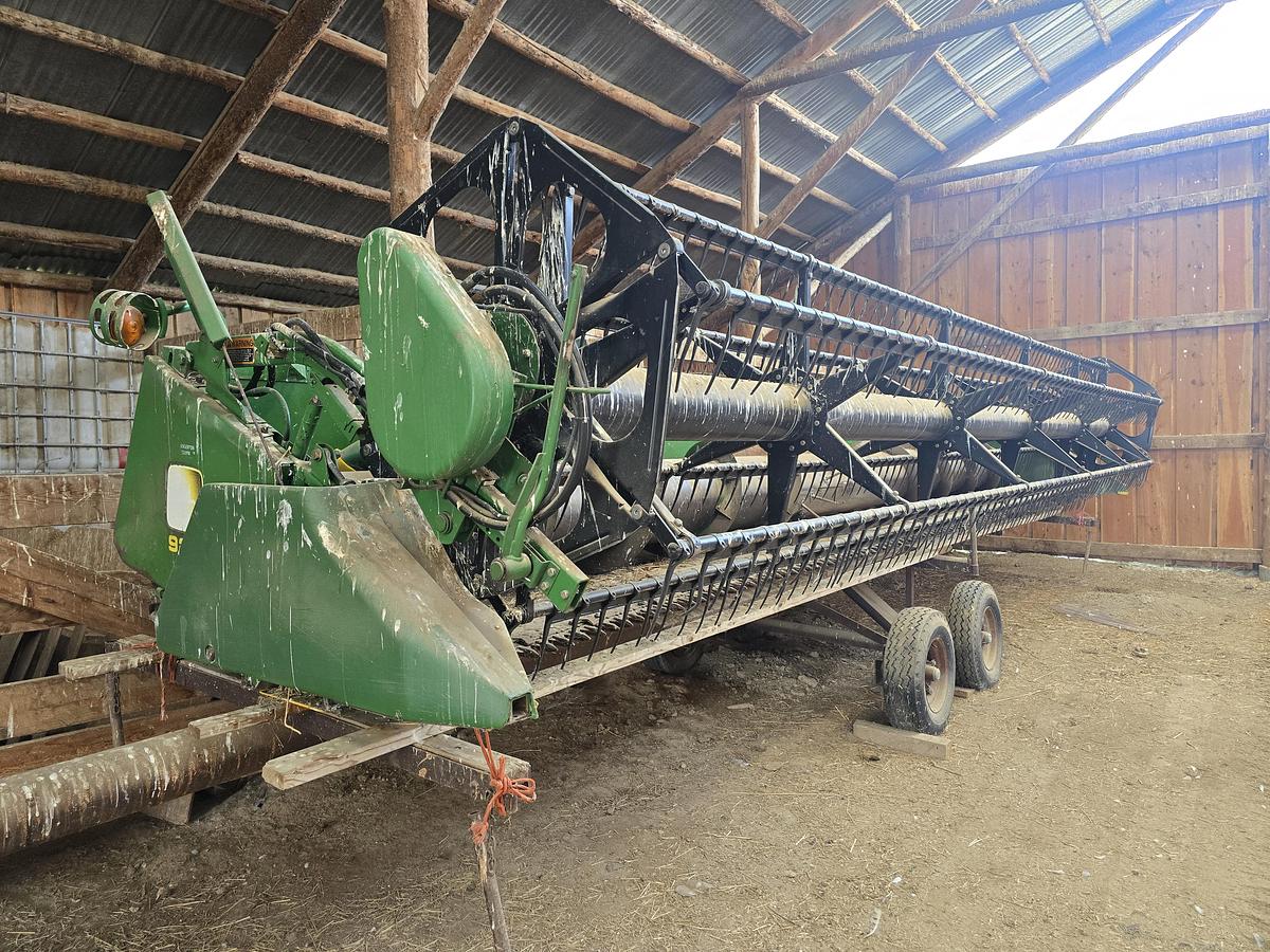 Used John Deere CTS II Combine w/ 25' Grain Header