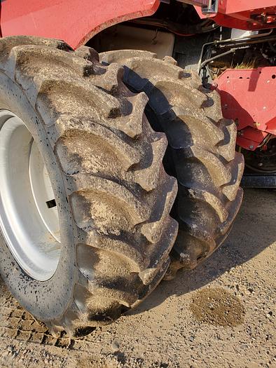 Used 2020 Case IH 9250 Combine w/ 1300 eng hrs