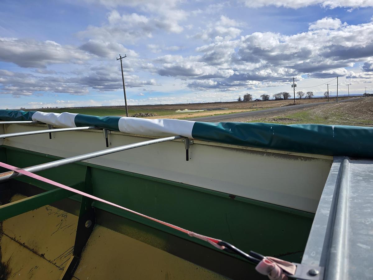 Used J&M 750 Grain Cart