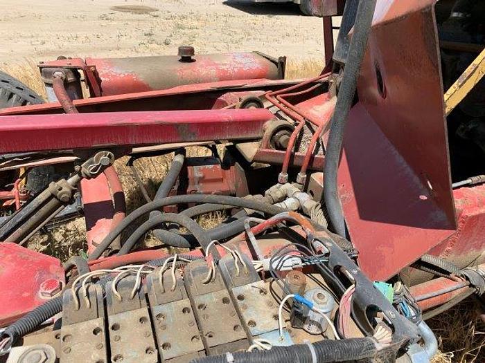 Used New Holland 1095 Bale wagon with Mil-Stak clamp