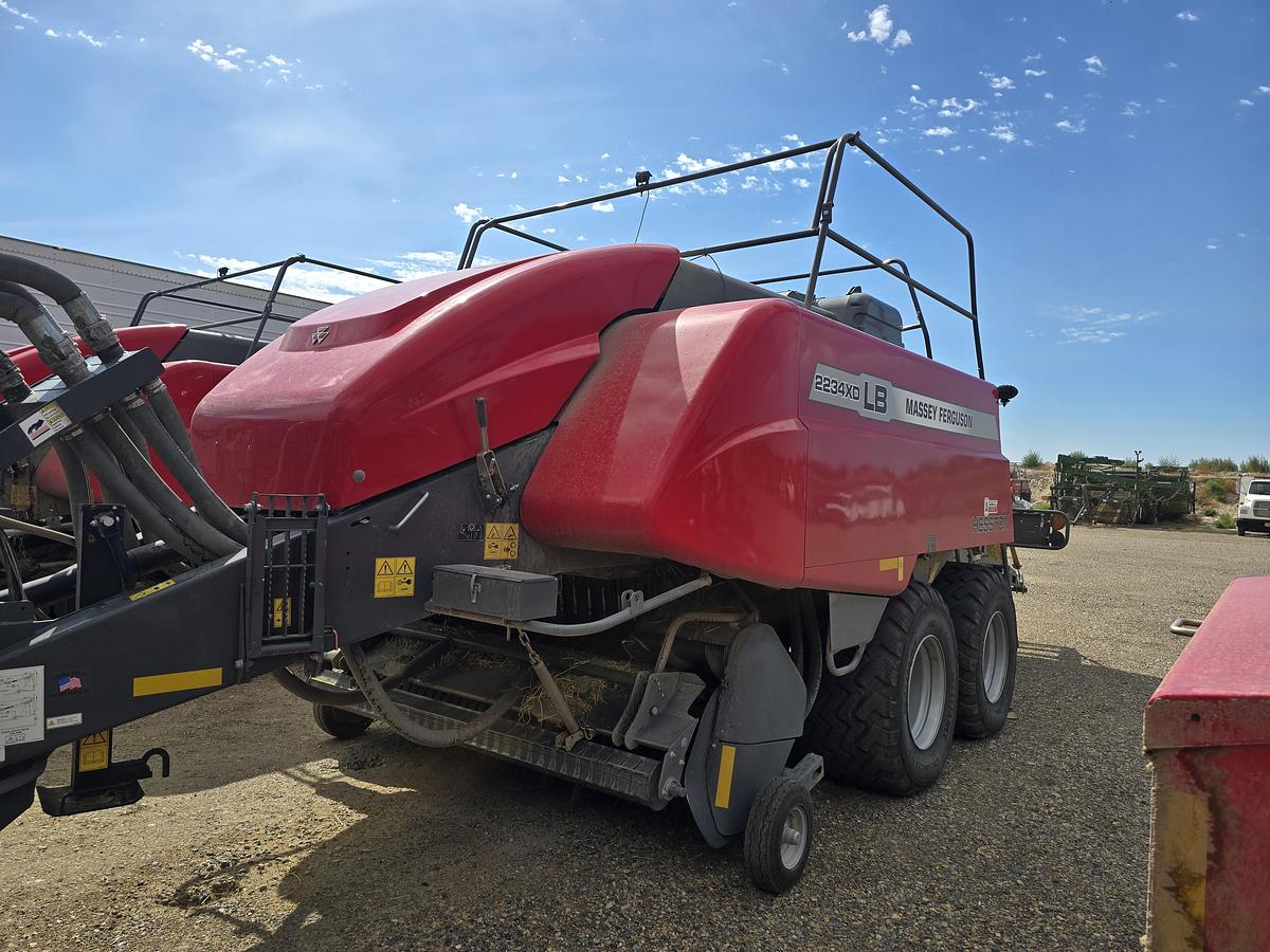 Used 2023 Massey Ferguson 2234XD Baler + Staheli 6210 Steamer