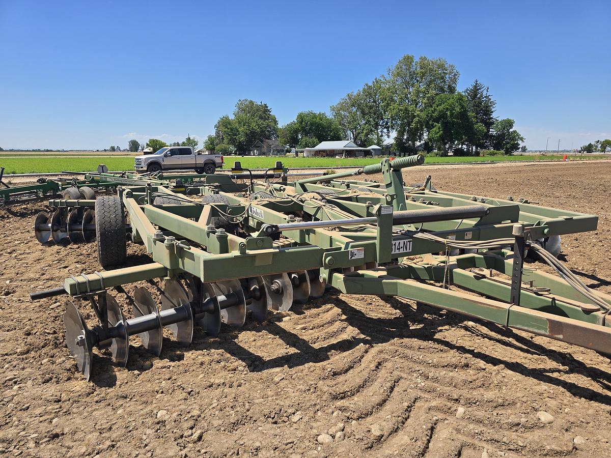 Used 28' Wishek 814NT Tandem Disk ** New Blades **