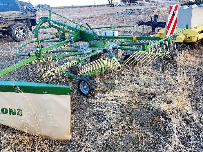 Used 2021 Krone Swadro 38 Rotary Rake ** Like New **