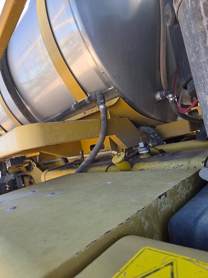 Used 2002 Ag-Chem Rogator 1254 Sprayer w/ 4500 hrs