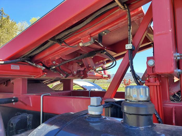 Used 2015 Stinger 6500 Bale Stacker