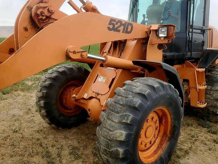 Used Case 521D Wheel Loader w/ 3000 hrs