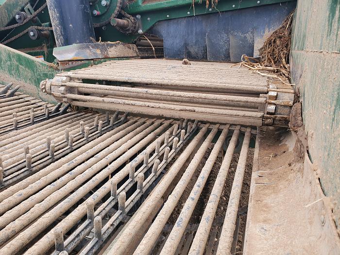 Used 2018 Lockwood 674 Potato Digger - 4R34