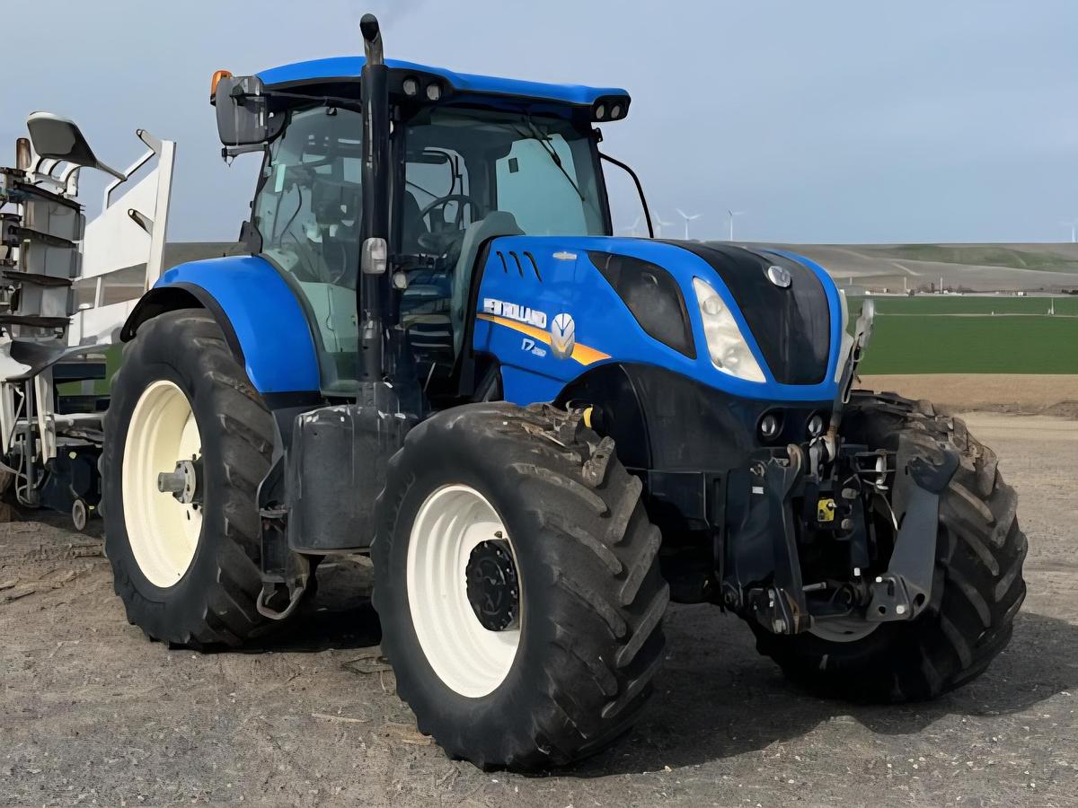 Used 2016 New Holland T7.260 Tractor w/ CVT Trans