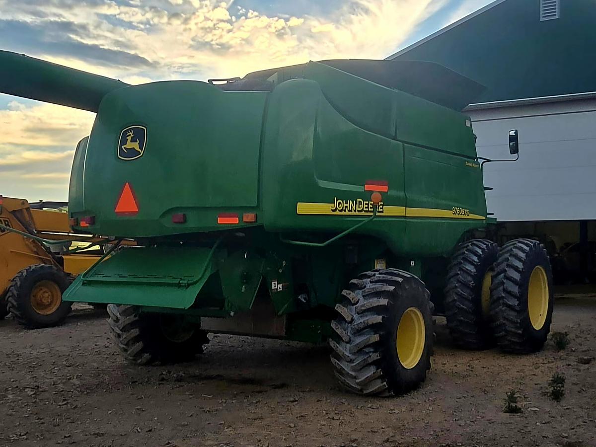 Used 2007 John Deere 9760STS Combine