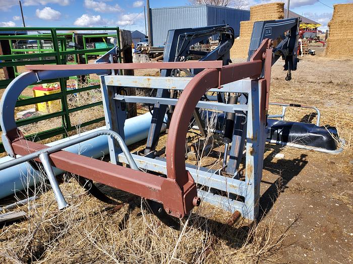 Used International 856 Tractor w/ Loader