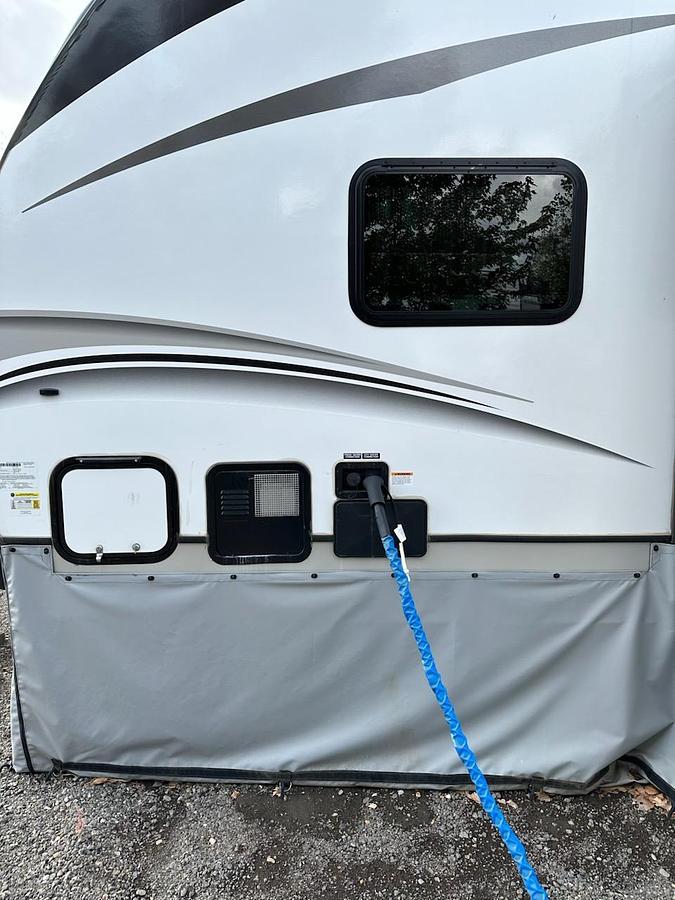 Used 2023 26' Keystone Cougar Travel Trailer