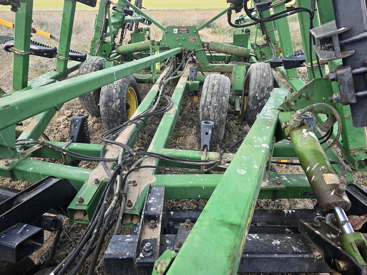 Used 27' John Deere 726 Soil Finisher