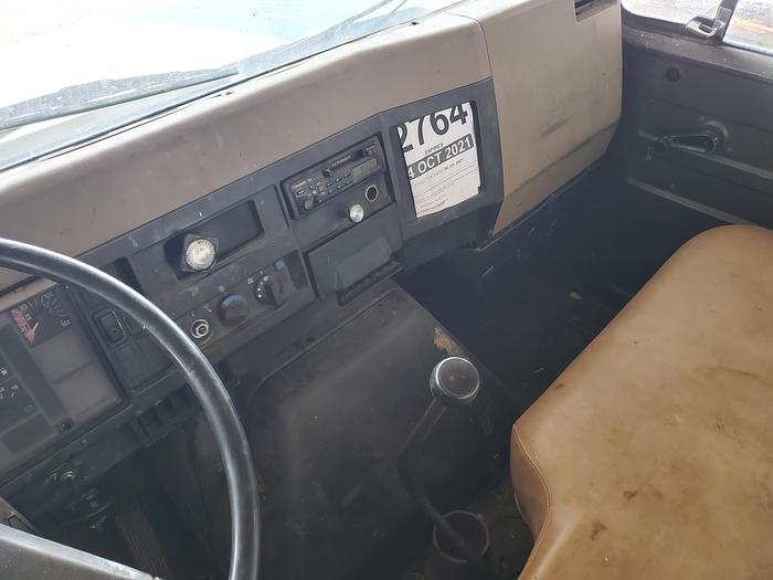 Used 1993 International 4900 Flatbed Truck w/ 20' Bed