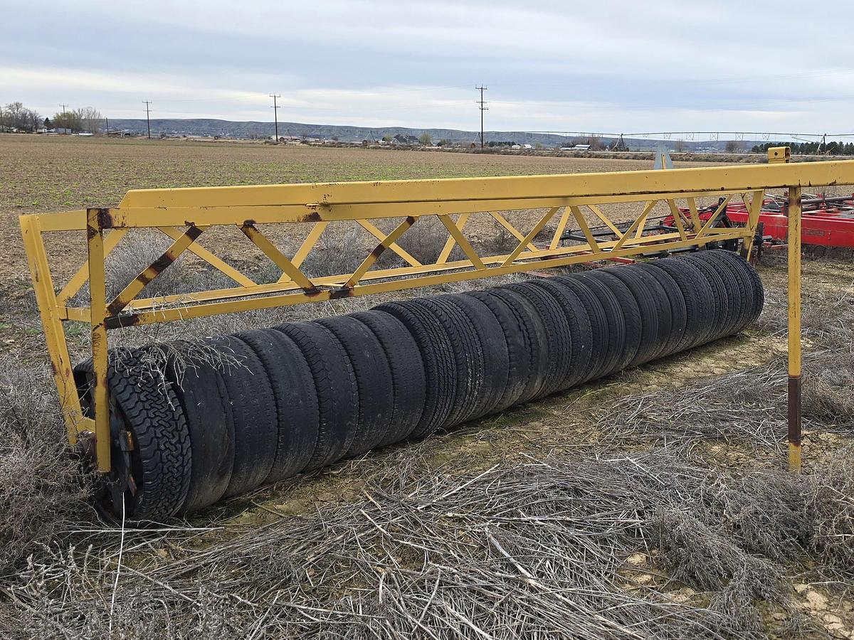 Used 17' Rubber Tire Roller