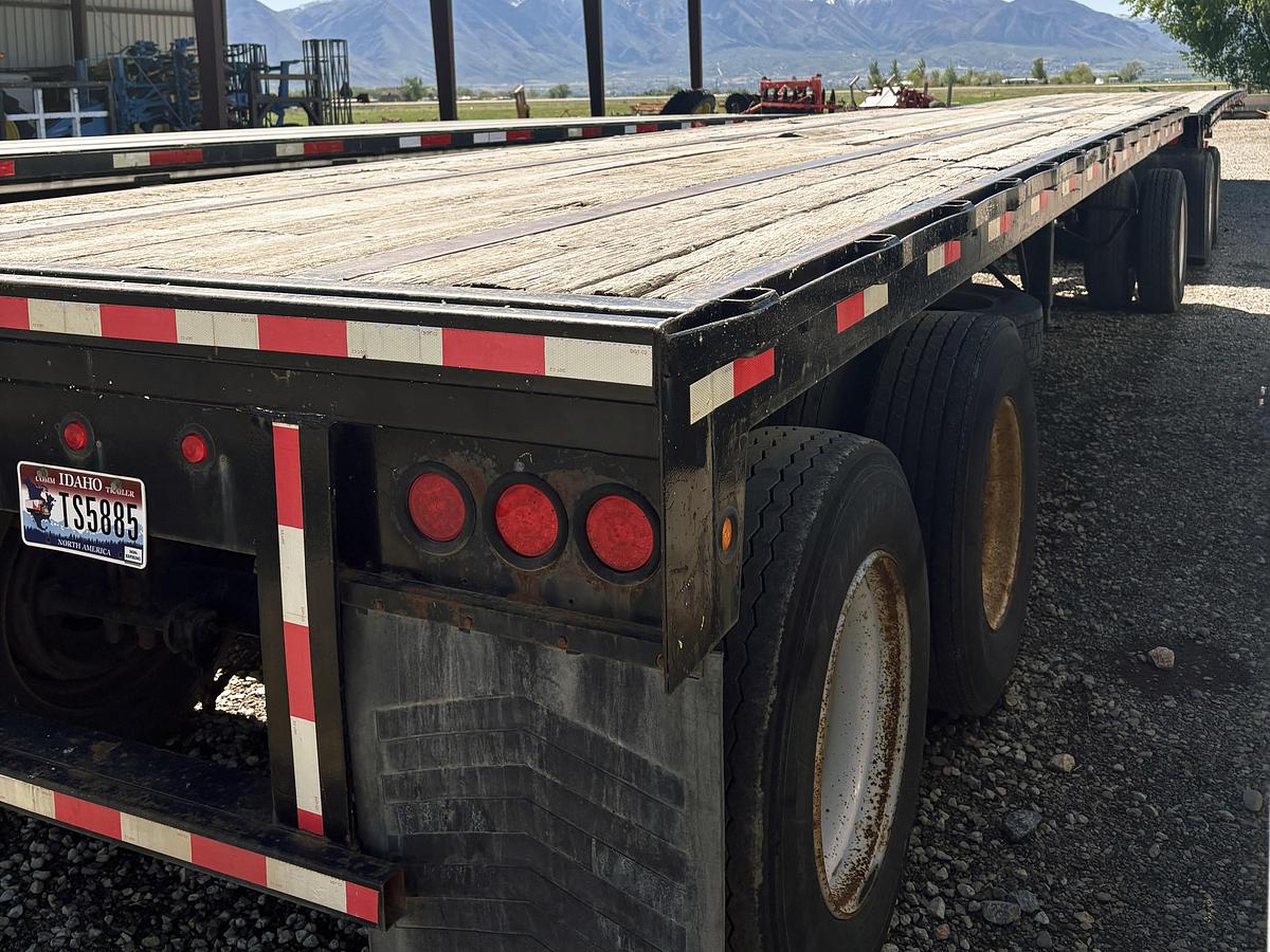 Used 40' + 30' Flatbed / Hay Trailer Set