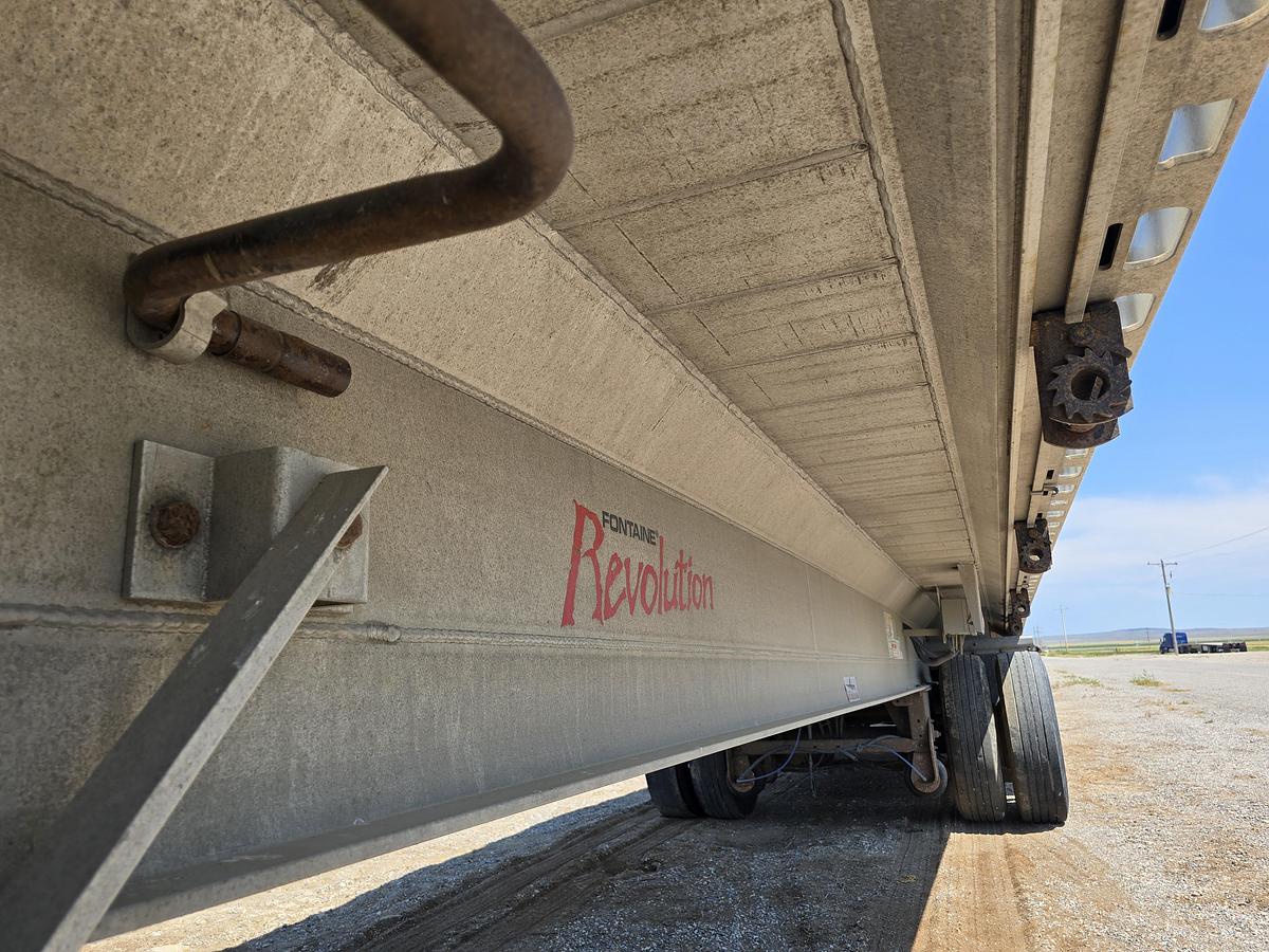 Used 2018 52' Fontaine Lead + 30' Western Pup Hay Trailer Set (2 Available)