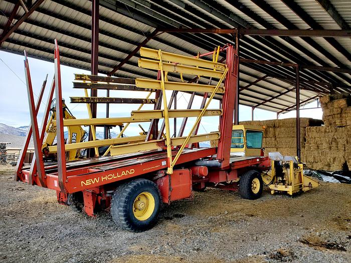 Used New Holland 1085 Balewagon w/ 4k hrs