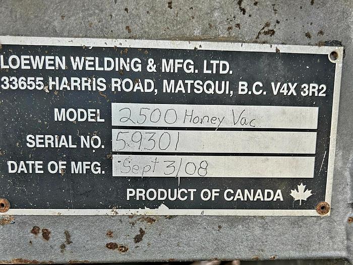 Used 2008 Loewen 2500 Honey-Vac Manure Tank