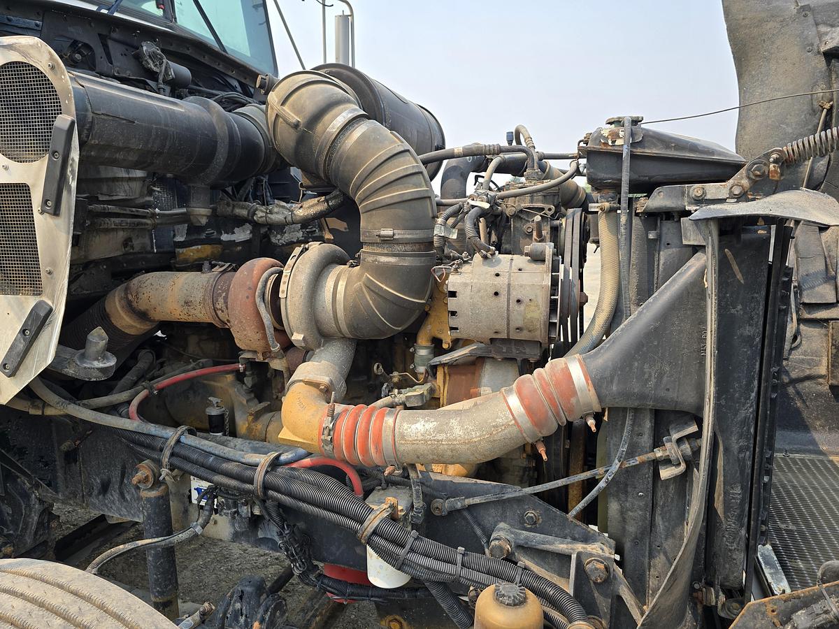 Used 2004 Kenworth T800 Truck w/ 330k Miles