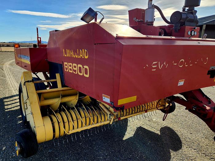 Used 2005 New Holland BB900 Baler w/ 1100 hrs