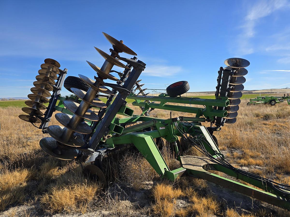 Used 28' John Deere 650 Tandem Disk