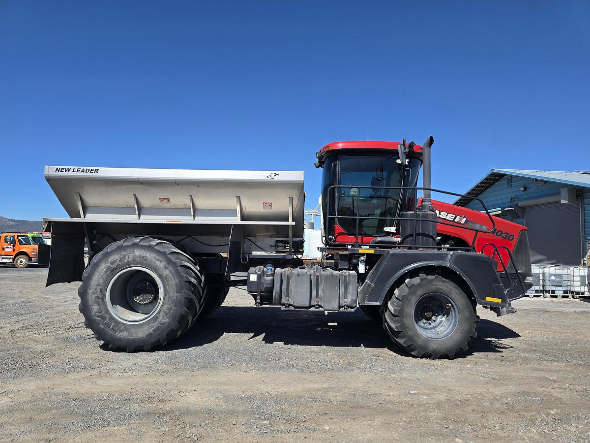 Used 2015 Case Titan 4030 Floater w/ New Leader Spreader