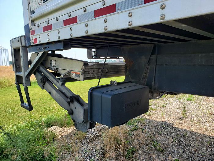 Used 2019 26' International Box Truck w/ Liftgate