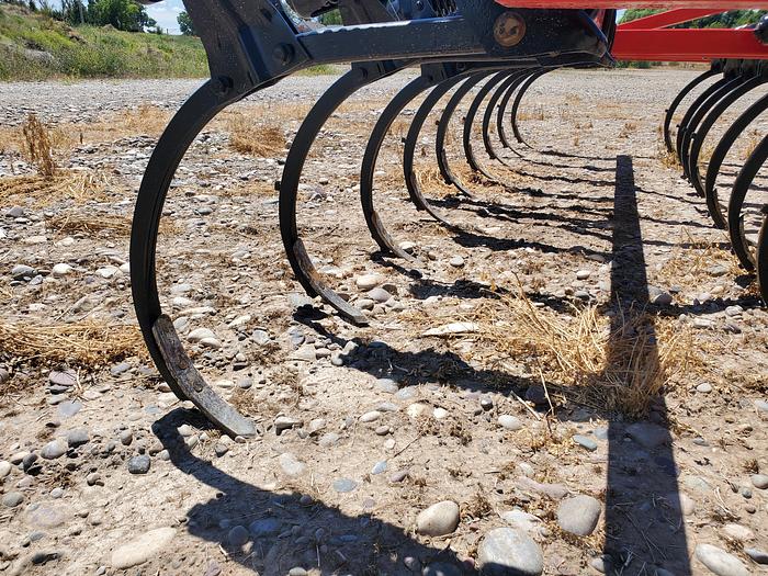 Used 17' Case 5800 Chisel Plow