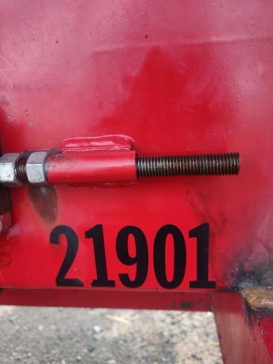 Used 2010 Chandler 26CLPT Compost Spreader