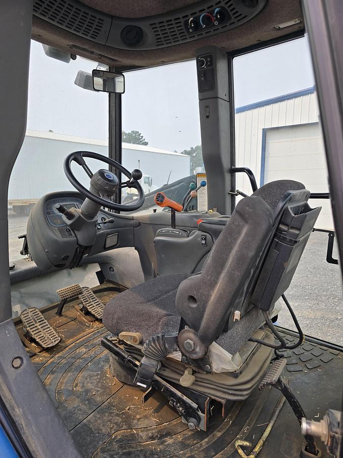 Used New Holland TV140 Bi-Directional Tractor w/ 3200 hrs