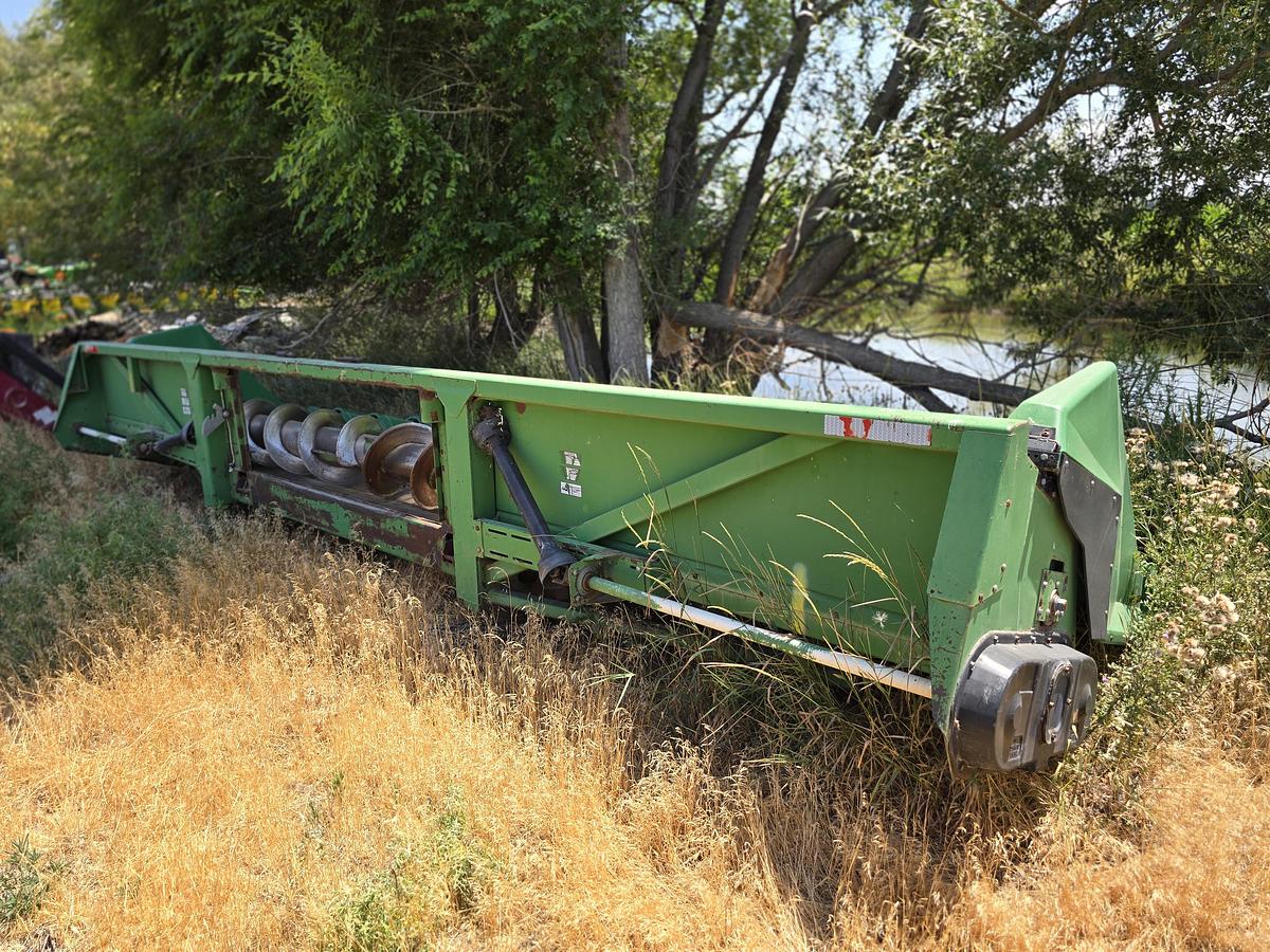 Used John Deere / Clark 12R22 Corn Header