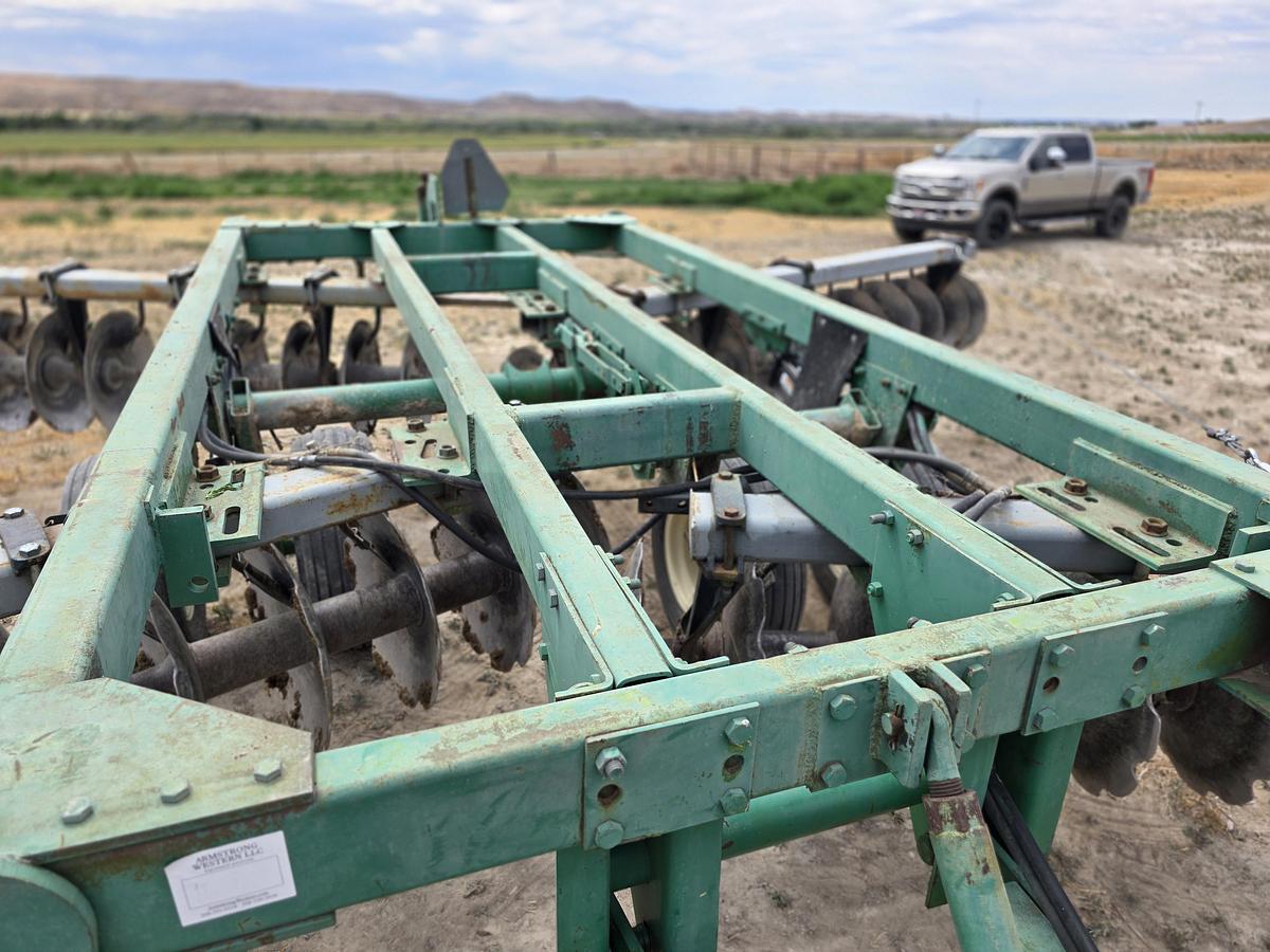 Used 21' John Deere 335 Tandem Disk