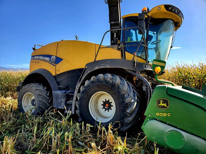Used 2021 New Holland FR780 Forage Harvester w/ 2 Headers