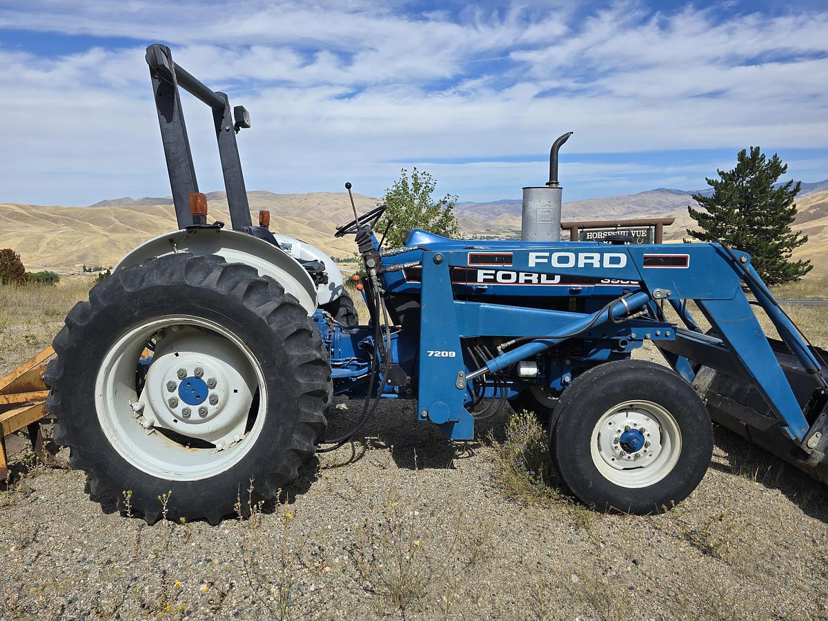 Used 1991 Ford 3930 Tractor w/ Loader w/ 4 Attachments ** 1100 original hrs **