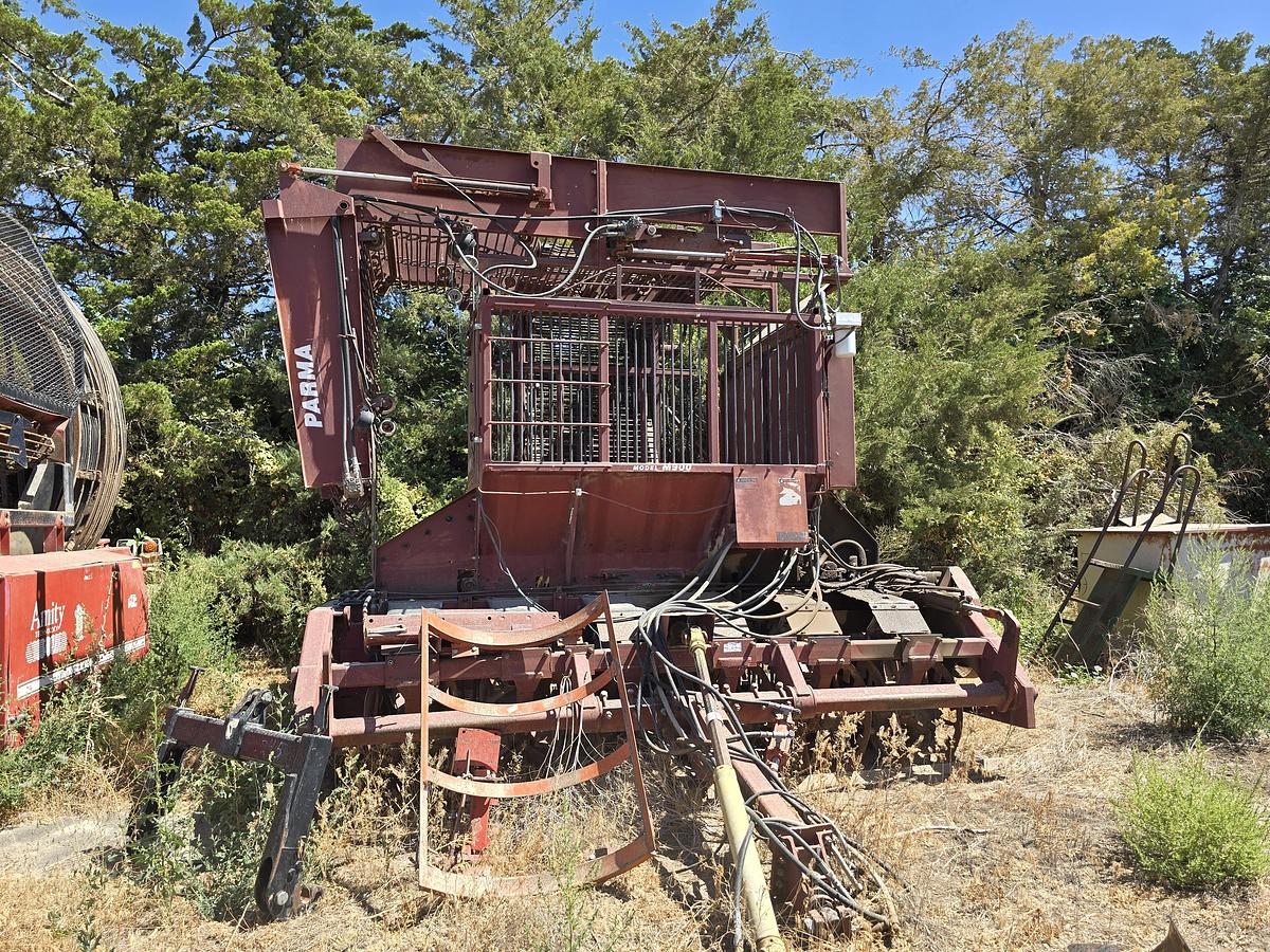 Used Parma M900 Beet Digger