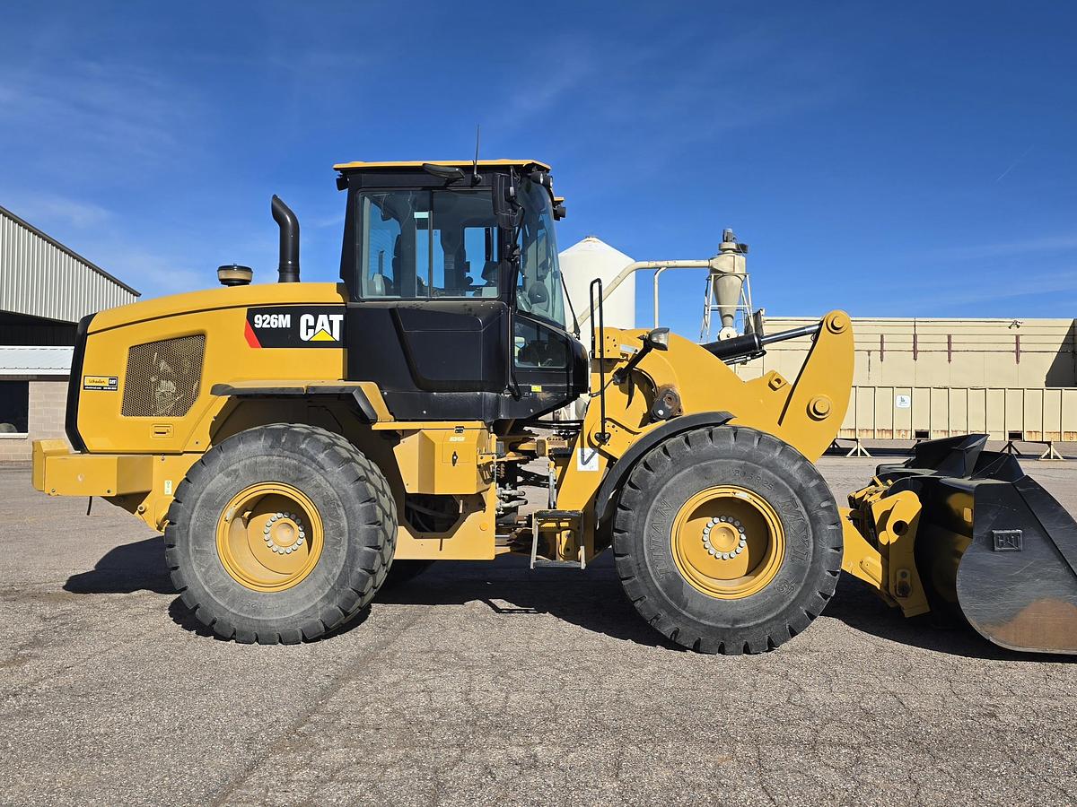 Used 2018 Cat 926M Wheel Loader w/ 1400 hrs