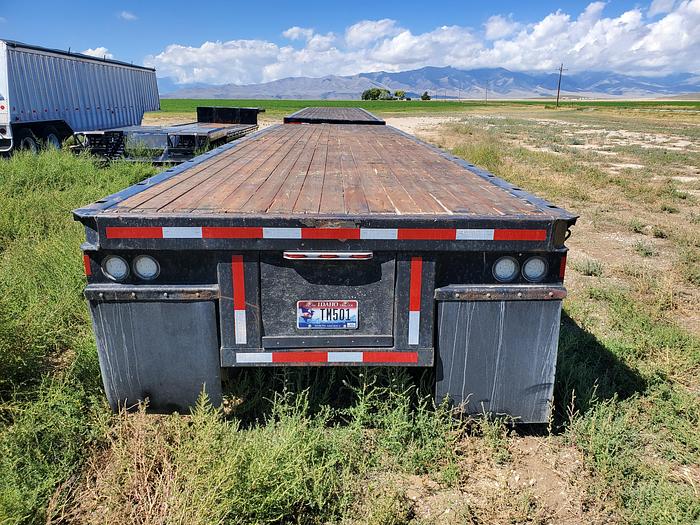 Used 40' + 32' Hay / Flatbed Trailer Set - Transcraft w/ Western